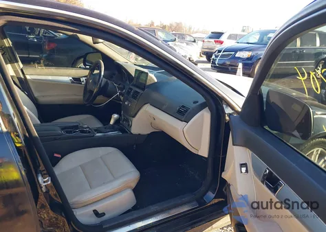 2009 Mercedes-Benz C 300 Luxury 4Matic/Sport 4Matic from USA, damaged, VIN WDDGF81X29F214317